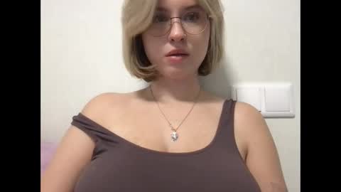 Snapshot of jelly_gum chatting on 10, 10, 2025 Inna online show from 10, 10, 2025