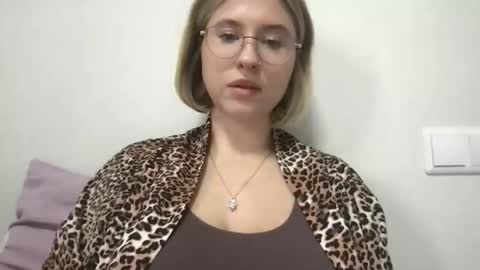 Snapshot of jelly_gum chatting on 16, 10, 2025 Inna online show from 16, 10, 2025