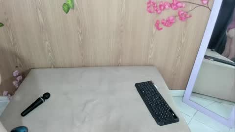 Jenelotizz online show from 14, 4, 2026