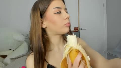 Snapshot of jenie_fire chatting on 27, 2, 2025 Dolly online show from 27, 2, 2025