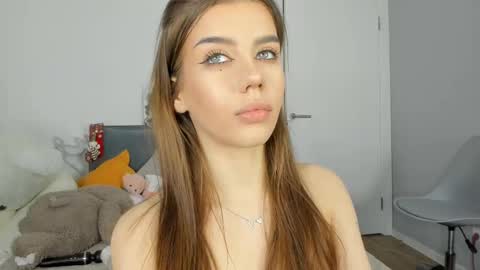 Snapshot of jenie_fire chatting on 5, 3, 2025 Dolly online show from 5, 3, 2025