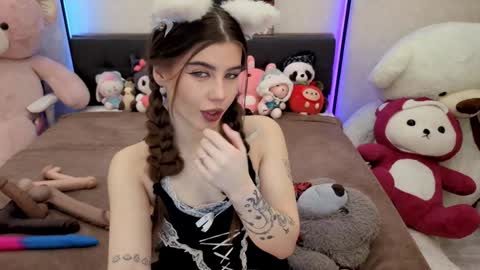 Snapshot of jenie_fire chatting on 23, 11, 2025 Dolly online show from 23, 11, 2025