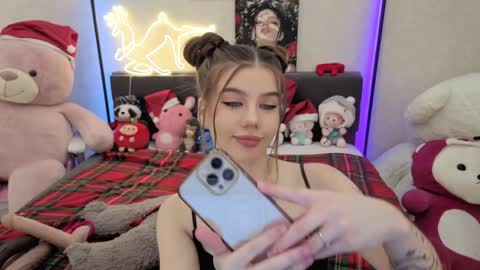 Snapshot of jenie_fire chatting on 18, 12, 2025 Dolly online show from 18, 12, 2025