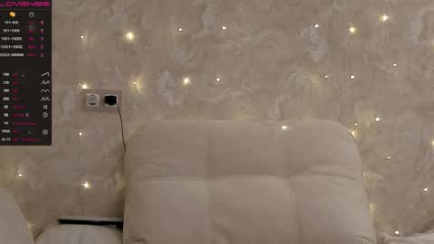 Snapshot of jeniferji chatting on 6, 10, 2025 EvaSileZ online show from 6, 10, 2025