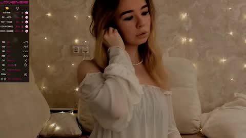 Snapshot of jeniferji chatting on 23, 10, 2025 EvaSileZ online show from 23, 10, 2025