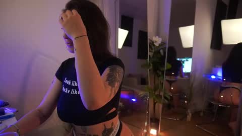Snapshot of jeniffer_foxx chatting on 9, 10, 2025 jeniffer_foxx online show from 9, 10, 2025