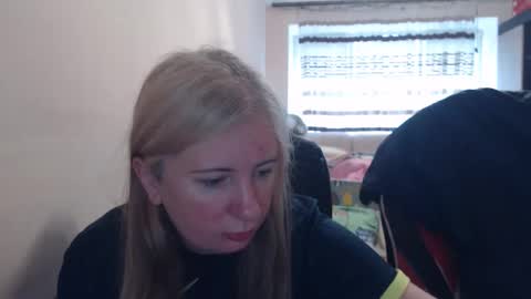 Snapshot of jenisandpeter chatting on 3, 6, 2026 JenisAndPeter online show from 3, 6, 2026