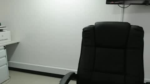 Snapshot of jenn_cg chatting on 17, 9, 2025 jenn online show from 17, 9, 2025