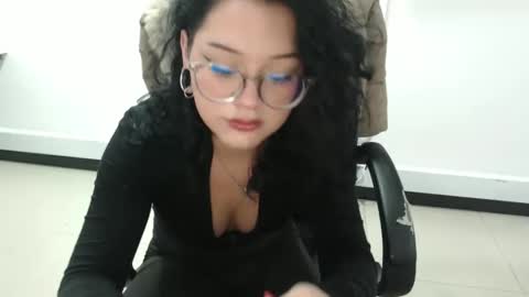 Snapshot of jenn_cg chatting on 18, 9, 2025 jenn online show from 18, 9, 2025