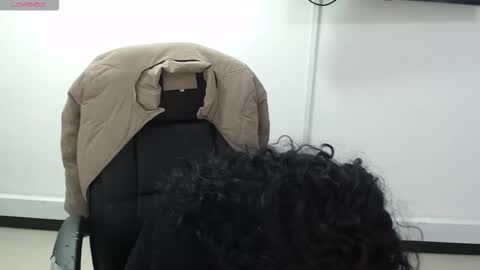 Snapshot of jenn_cg chatting on 23, 9, 2025 jenn online show from 23, 9, 2025