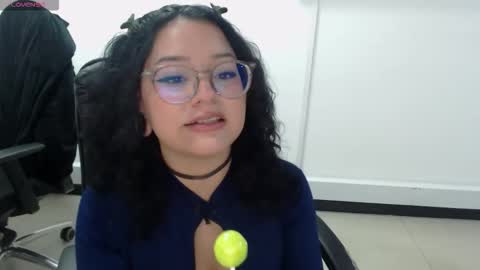 Snapshot of jenn_cg chatting on 7, 10, 2025 jenn online show from 7, 10, 2025