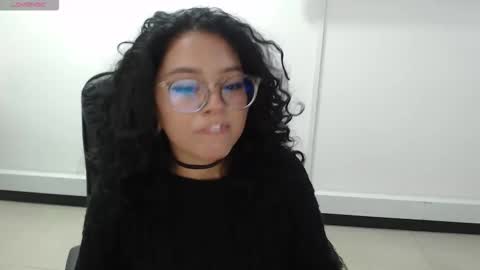 Snapshot of jenn_cg chatting on 24, 10, 2025 jenn online show from 24, 10, 2025