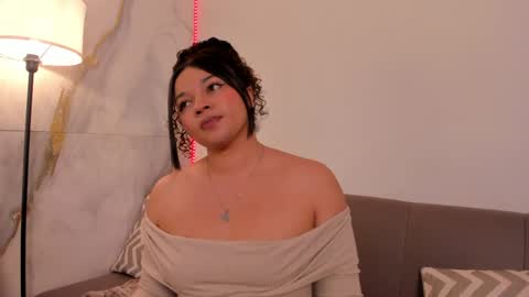 Snapshot of jenn_ross_nm chatting on 18, 5, 2026 Jenn online show from 18, 5, 2026