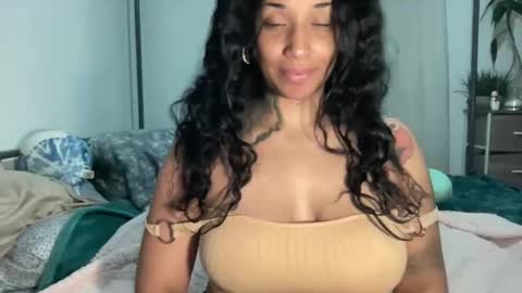 Snapshot of jenni_cash chatting on 4, 1, 2025 Mistress Jenni online show from 4, 1, 2025