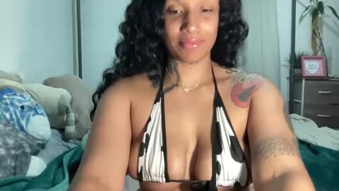 Snapshot of jenni_cash chatting on 6, 2, 2025 Mistress Jenni online show from 6, 2, 2025