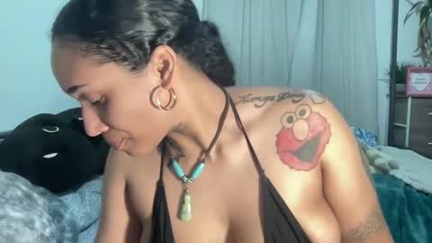 Snapshot of jenni_cash chatting on 19, 2, 2025 Mistress Jenni online show from 19, 2, 2025