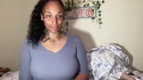 Snapshot of jenni_cash chatting on 23, 9, 2025 Mistress Jenni online show from 23, 9, 2025