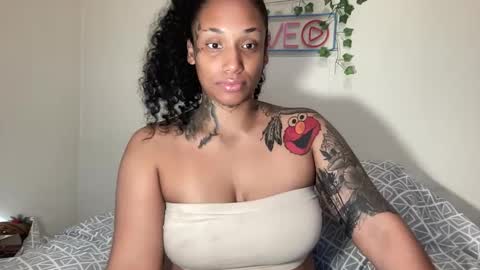 Snapshot of jenni_cash chatting on 30, 9, 2025 Mistress Jenni online show from 30, 9, 2025