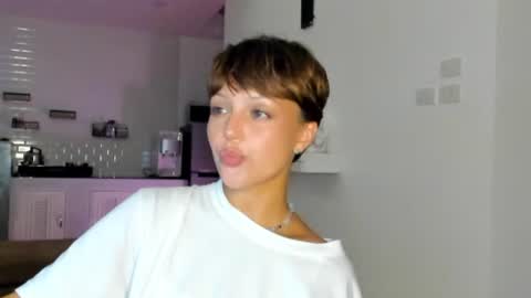 Snapshot of jennifer_clyde chatting on 19, 6, 2026 Jenifer Clyde online show from 19, 6, 2026