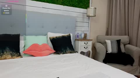 JenniferLovve online show from 12, 9, 2025