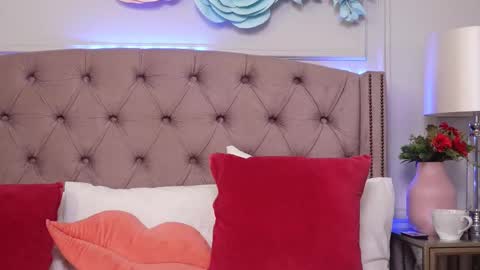 JenniferLovve online show from 21, 11, 2025