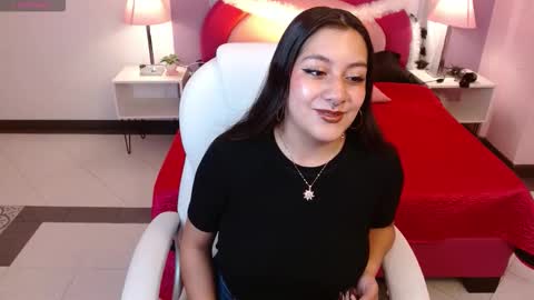 Snapshot of jenny_golden1 chatting on 5, 11, 2025 Jenny online show from 5, 11, 2025