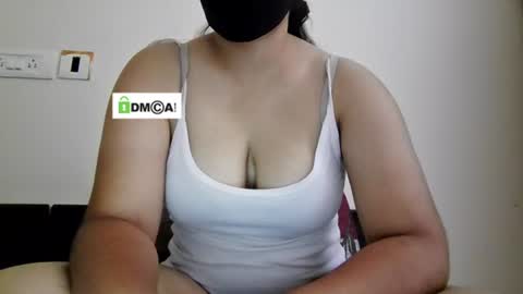 Snapshot of jennydolphin chatting on 8, 6, 2026 Jenny online show from 8, 6, 2026