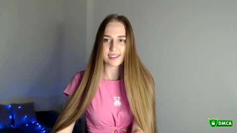 Snapshot of jennyjansen chatting on 11, 11, 2025 The Flower Power Models online show from 11, 11, 2025