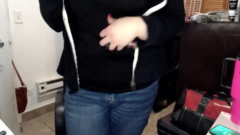 Snapshot of jennyneeds chatting on 26, 11, 2025 theChloeStar online show from 26, 11, 2025