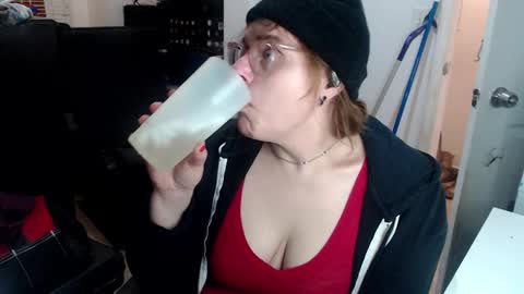 Snapshot of jennyneeds chatting on 1, 12, 2025 theChloeStar online show from 1, 12, 2025