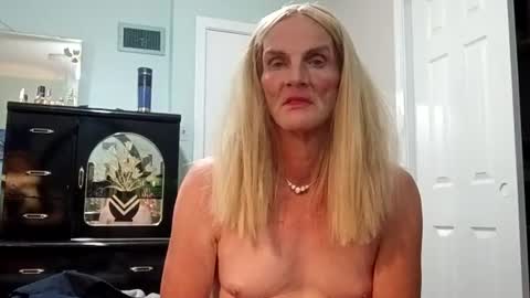 Snapshot of jennywomacks chatting on 5, 7, 2026 jennywomacks online show from 5, 7, 2026