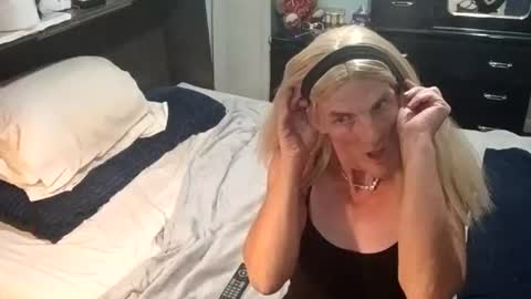 Snapshot of jennywomacks chatting on 3, 8, 2026 jennywomacks online show from 3, 8, 2026