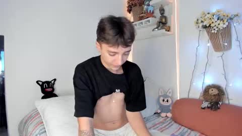 jero independent model online show from 13, 2, 2026