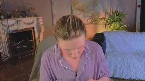 Snapshot of jes_solar chatting on 26, 4, 2026 jes_solar online show from 26, 4, 2026