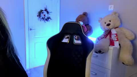 jess1ca_rabb1t online show from 2, 12, 2024