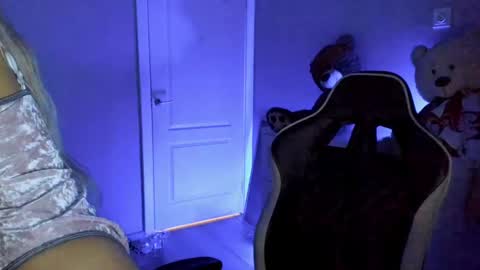 jess1ca_rabb1t online show from 25, 1, 2025