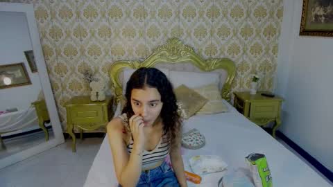 Snapshot of jessb_ chatting on 4, 11, 2025 jessb_ online show from 4, 11, 2025