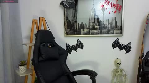 bella  adams online show from 22, 10, 2025