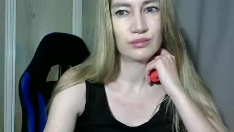 Snapshot of jessfox1 chatting on 14, 12, 2024 JessFox1 online show from 14, 12, 2024