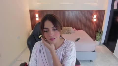 Snapshot of jessi_jones1 chatting on 3, 10, 2025 J E S S I online show from 3, 10, 2025