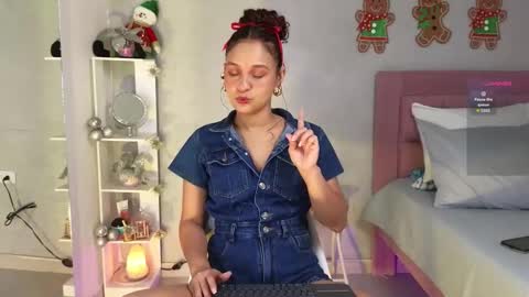 Snapshot of jessica_tom_ chatting on 22, 12, 2025 Jessica online show from 22, 12, 2025