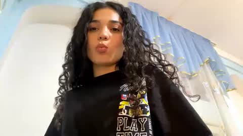 Snapshot of jessicaroad chatting on 7, 7, 2026 Elly online show from 7, 7, 2026