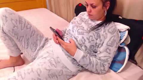 Snapshot of jessiestar3 chatting on 21, 4, 2026 jessiestar3 online show from 21, 4, 2026