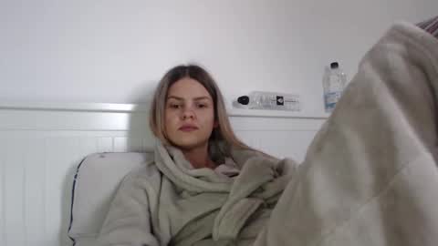 Snapshot of jessiexryan chatting on 19, 10, 2025 jessieryan online show from 19, 10, 2025