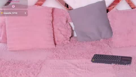 Snapshot of jessiica_stonne2 chatting on 26, 6, 2026 JESSICA STONNE online show from 26, 6, 2026