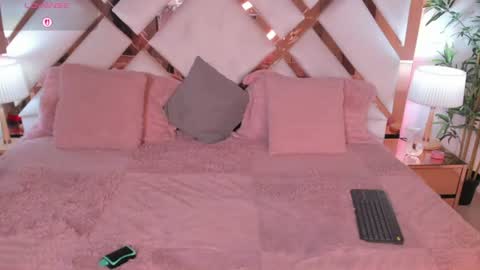 Snapshot of jessiica_stonne2 chatting on 7, 7, 2026 JESSICA STONNE online show from 7, 7, 2026