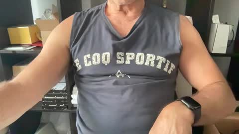 Snapshot of jesuiscoquinoui chatting on 5, 1, 2025 Jesuiscoquin online show from 5, 1, 2025