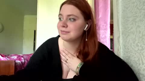 Snapshot of jesusgutzwiller chatting on 27, 5, 2026 Violetta online show from 27, 5, 2026