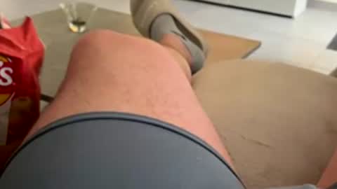 Jeunecouple9 online show from 2, 4, 2026