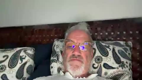 Snapshot of jewlronny chatting on 1, 10, 2025 jewlronny online show from 1, 10, 2025